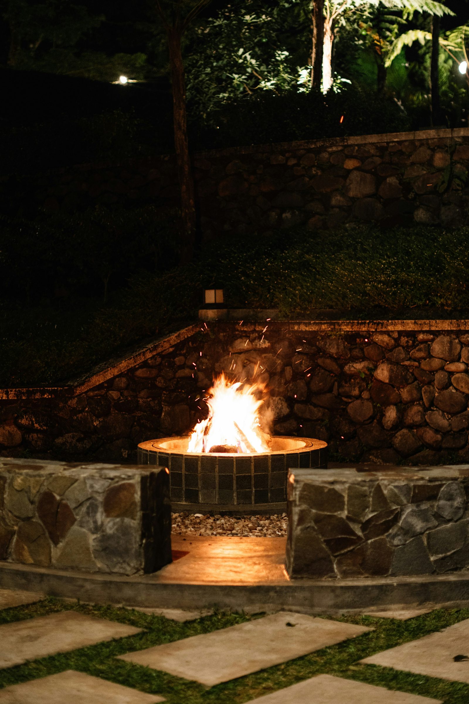 Fire Pits & Fireplaces